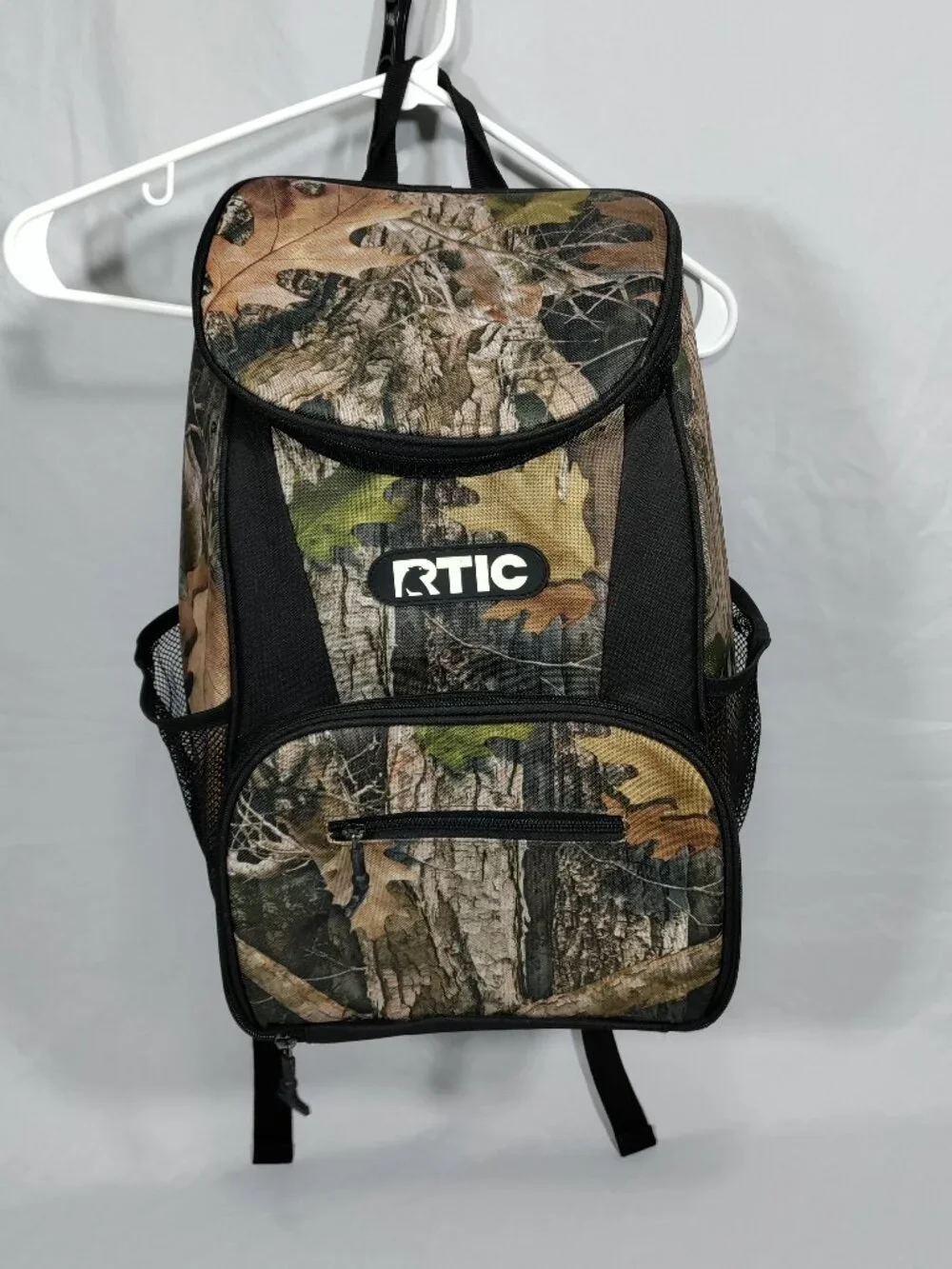 RTIC 15 Can Backpack Cooler Kanati Camo Insulated Hunting Fishing Bag